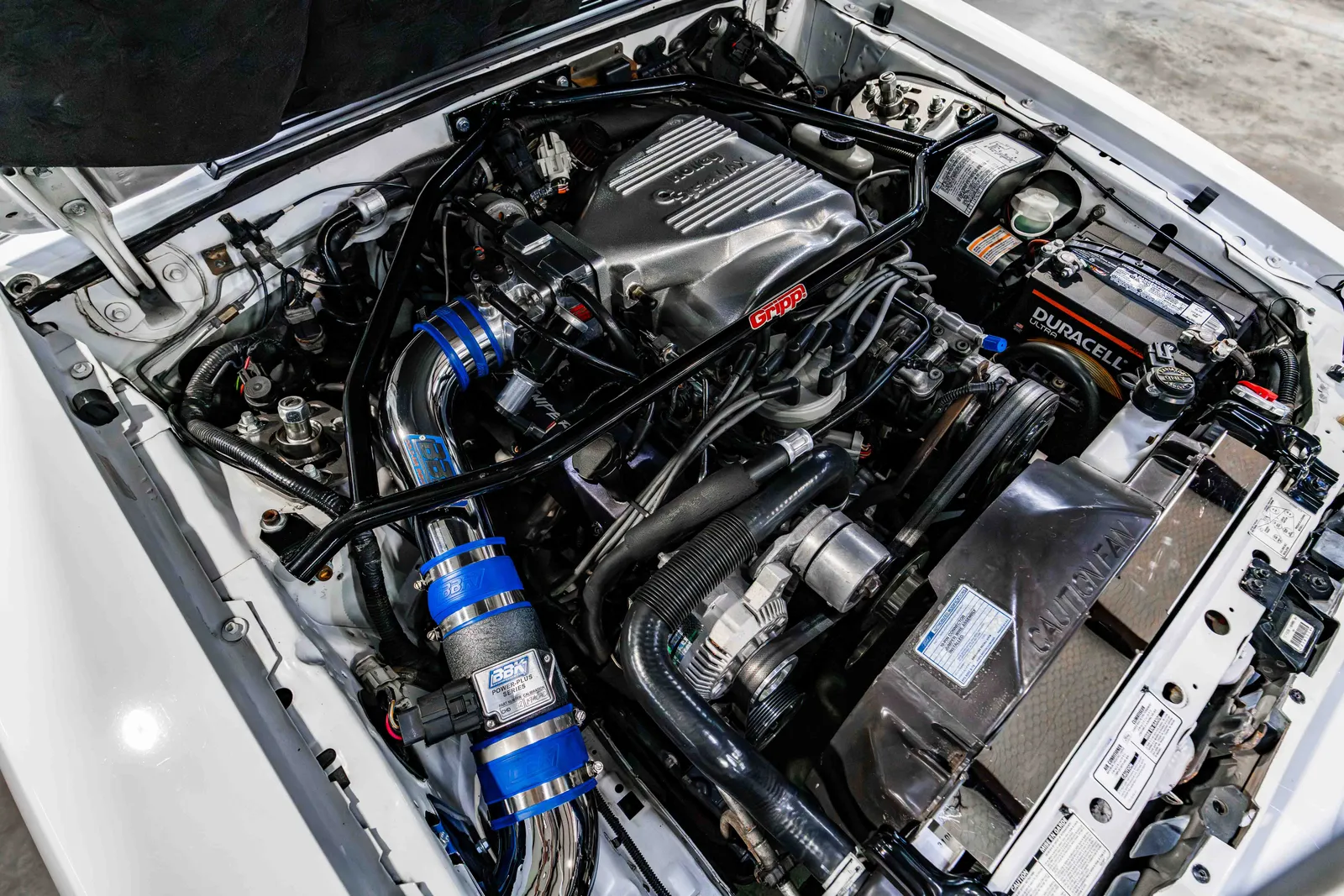 8_1991-Ford-Mustang-Oxford White-107446--41.jpg
